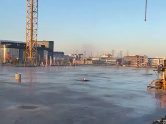 Lazer mastarla dökülmüş endüstriyel beton saha