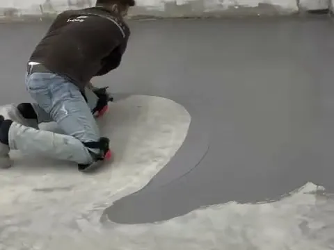 Self-leveling şap dökümü, mala ile yayma