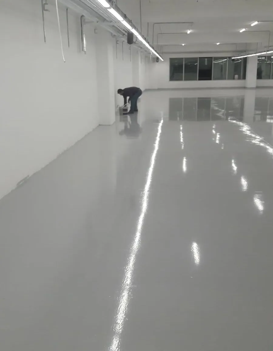 Selfleveling epoksi kaplı koridor